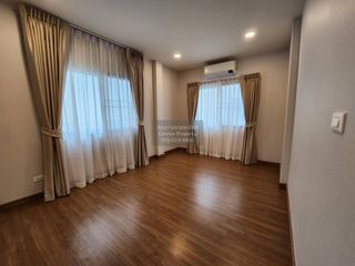 出租 4 卧室 独立屋 在 Bang Phli, Samut Prakan