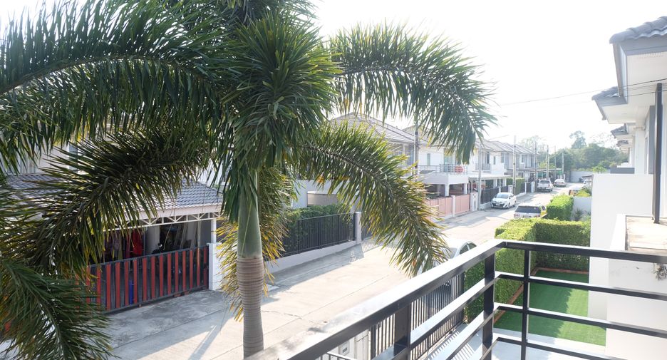 For rent and for sale 3 bedrooms house in Bang Lamung, Chonburi
