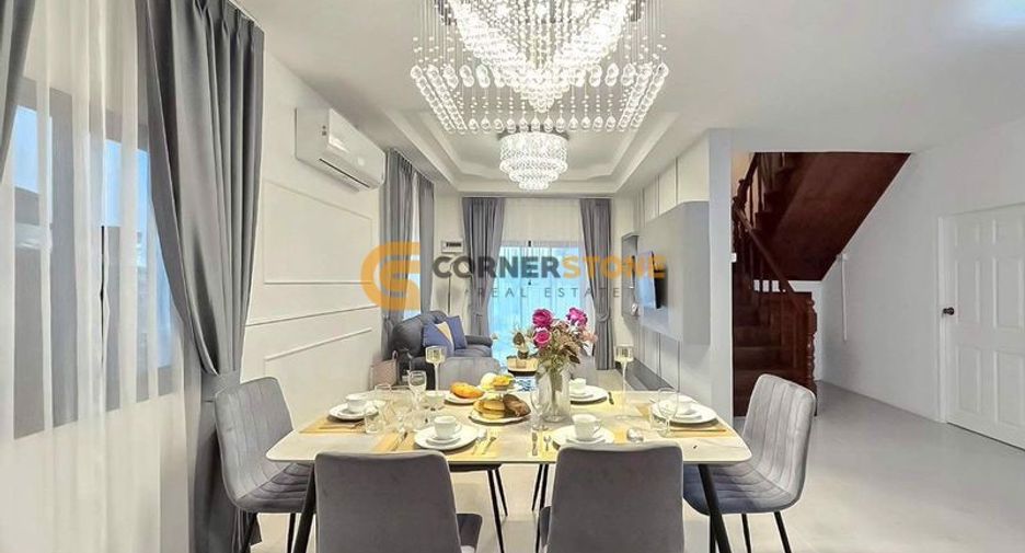 Casa en alquiler de 5 habitaciones en Bang Lamung, Chonburi