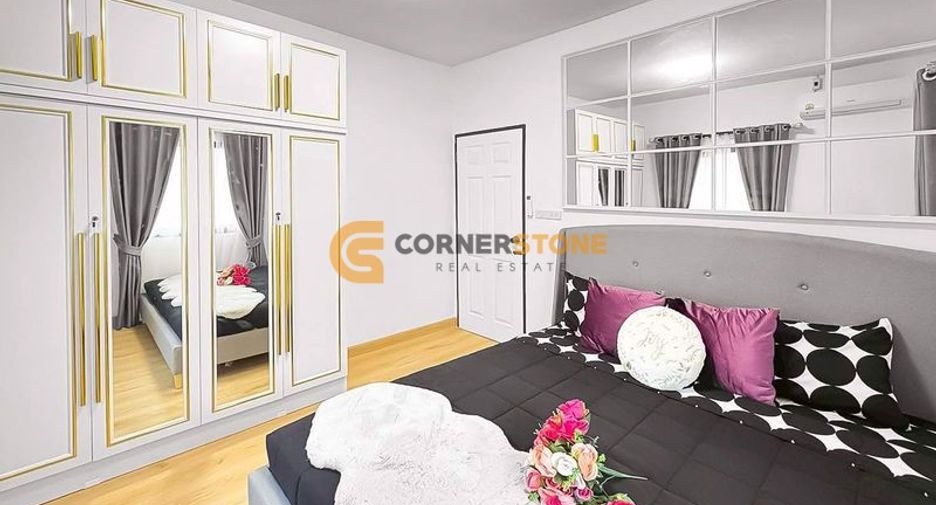 Casa en alquiler de 5 habitaciones en Bang Lamung, Chonburi