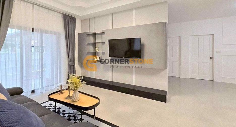 Casa en alquiler de 5 habitaciones en Bang Lamung, Chonburi
