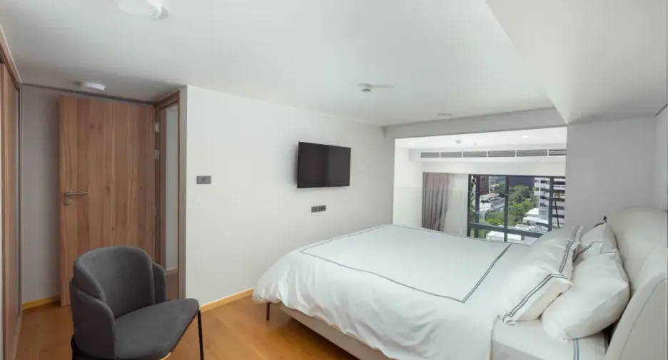 For sale 1 bed condo in Watthana, Bangkok