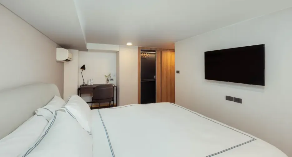 For sale 1 bed condo in Watthana, Bangkok