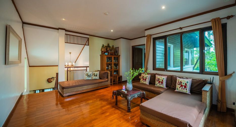Haus zur Miete mit 5 Zimmer in Bang Lamung, Chonburi
