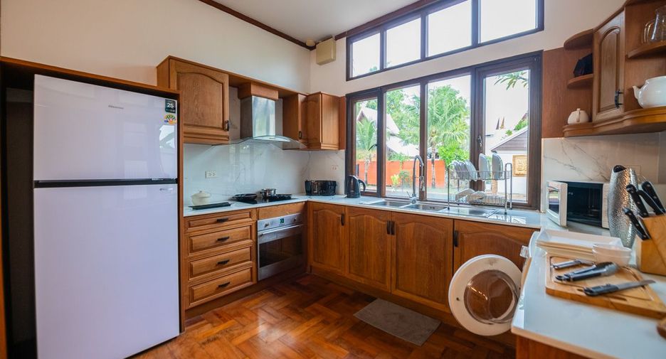 Haus zur Miete mit 5 Zimmer in Bang Lamung, Chonburi