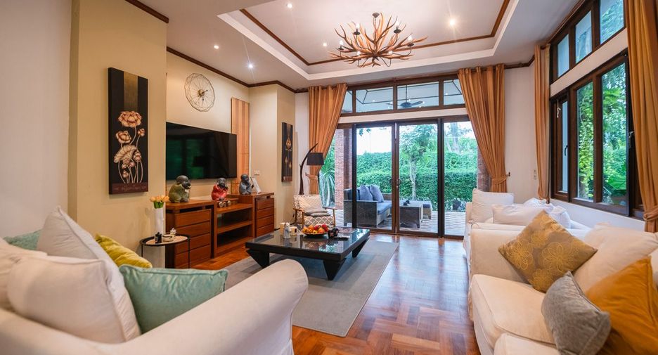 Haus zur Miete mit 5 Zimmer in Bang Lamung, Chonburi