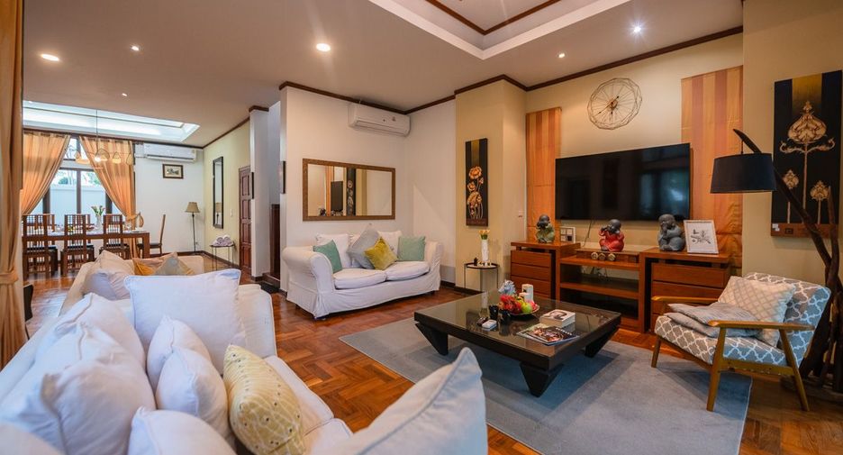 Haus zur Miete mit 5 Zimmer in Bang Lamung, Chonburi