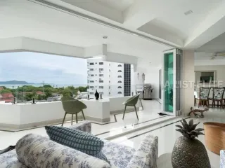 For rent 4 bedrooms condo in Bang Lamung, Chonburi