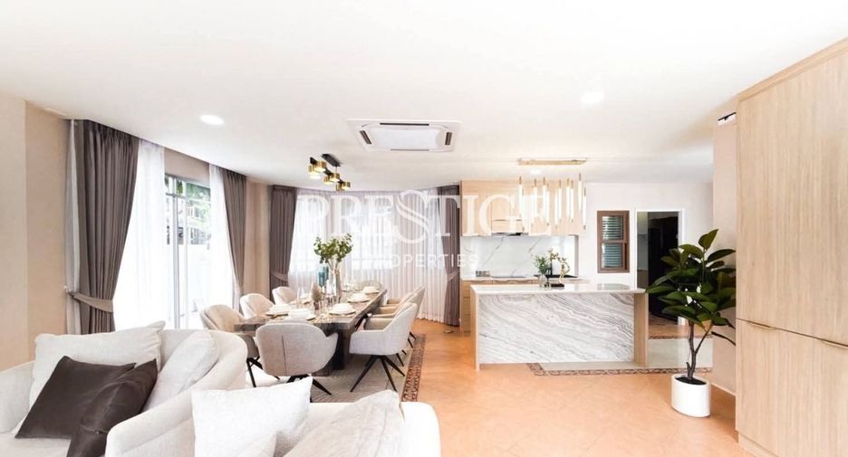 For sale 4 bedrooms house in Bang Lamung, Chonburi
