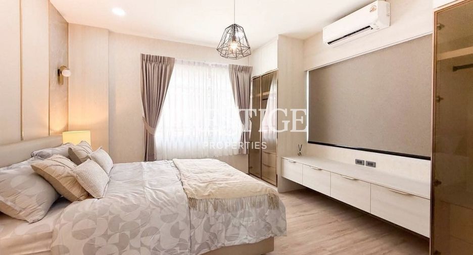 For sale 4 bedrooms house in Bang Lamung, Chonburi
