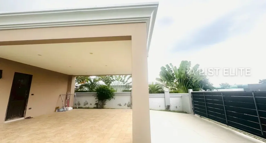 Casa en alquiler de 3 habitaciones en Bang Lamung, Chonburi