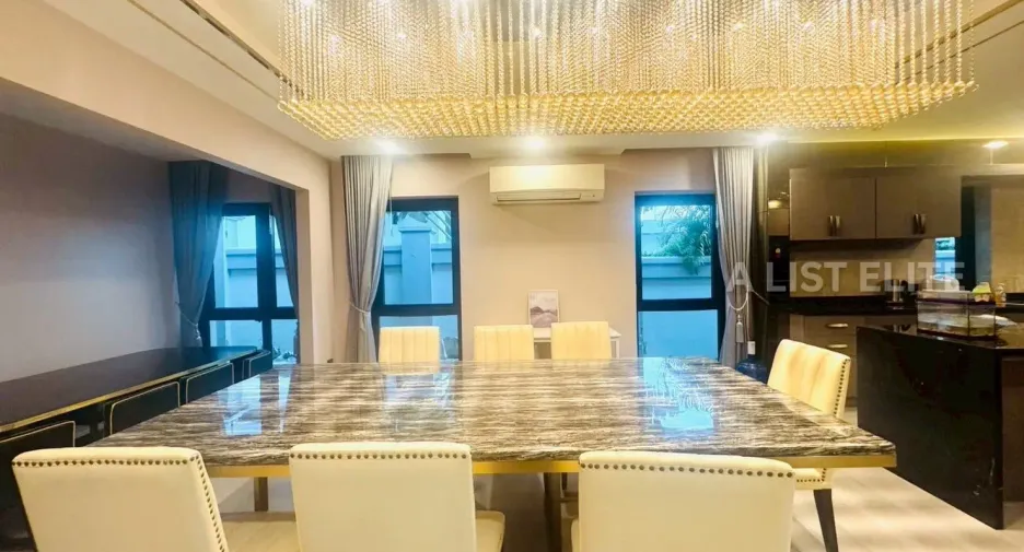 Casa en alquiler de 3 habitaciones en Bang Lamung, Chonburi