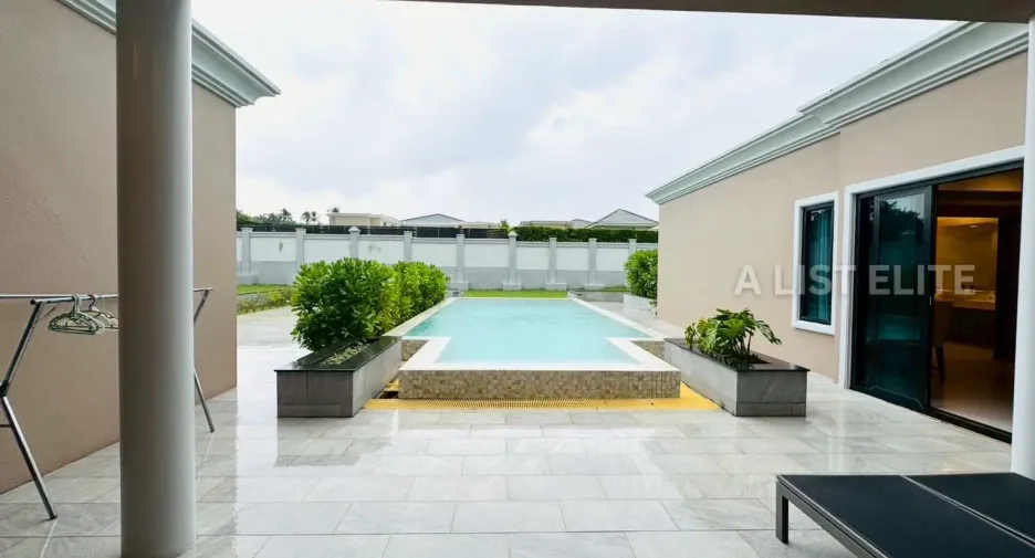 Casa en alquiler de 3 habitaciones en Bang Lamung, Chonburi