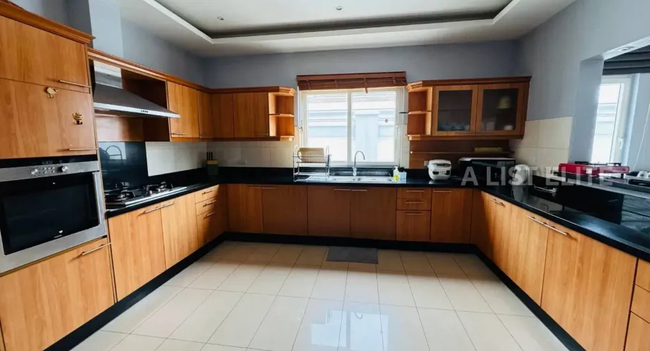 For rent 5 bedrooms house in Bang Lamung, Chonburi