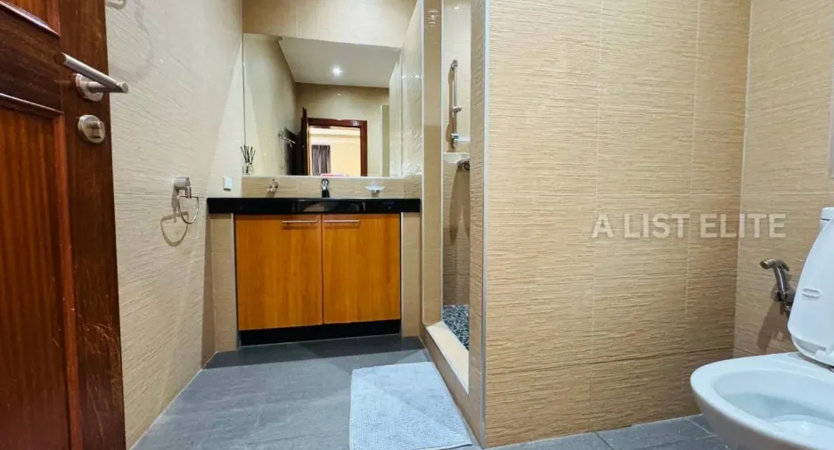 For rent 5 bedrooms house in Bang Lamung, Chonburi