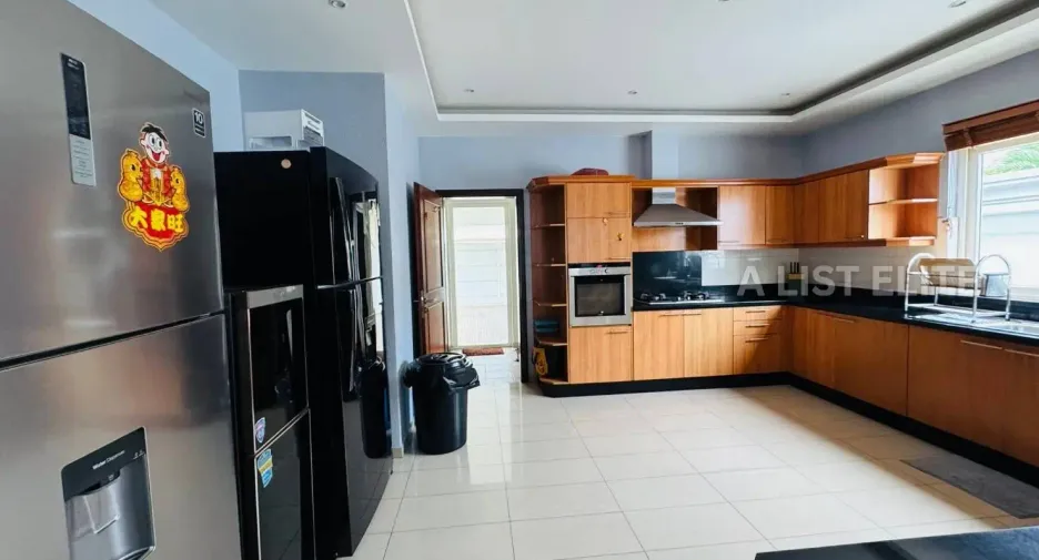 For rent 5 bedrooms house in Bang Lamung, Chonburi