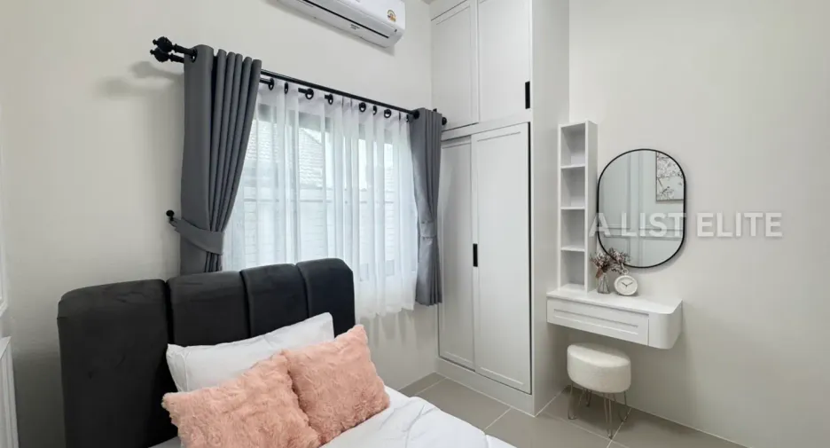 For rent 5 bedrooms house in Bang Lamung, Chonburi