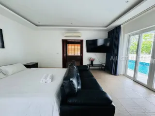 Haus zur Miete mit 5 Zimmer in Bang Lamung, Chonburi