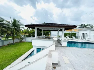 Haus zur Miete mit 5 Zimmer in Bang Lamung, Chonburi