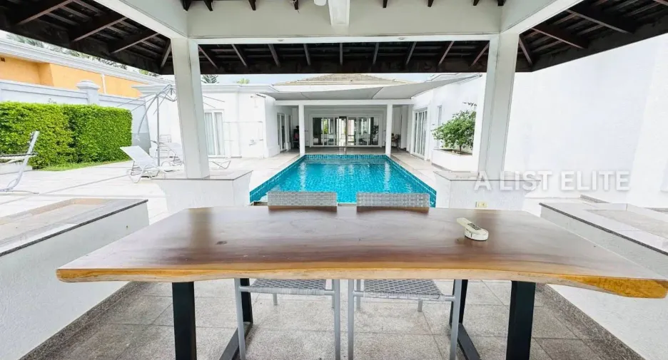 For rent 5 bedrooms house in Bang Lamung, Chonburi