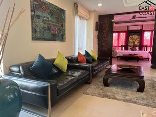 Haus zur Miete mit 5 Zimmer in Bang Lamung, Chonburi