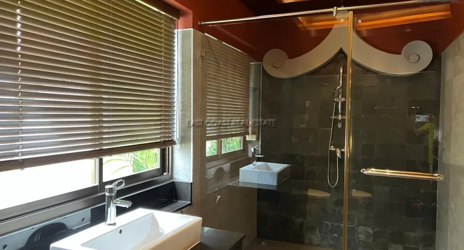 For rent 5 bedrooms house in Bang Lamung, Chonburi