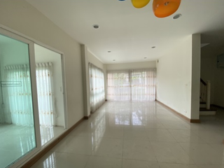 出售 3 卧室 独立屋 在 Si Racha, Chon Buri