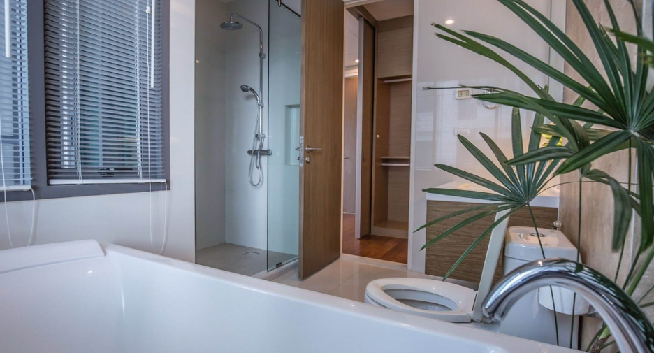 For sale 1 bed condo in Khlong Toei, Bangkok