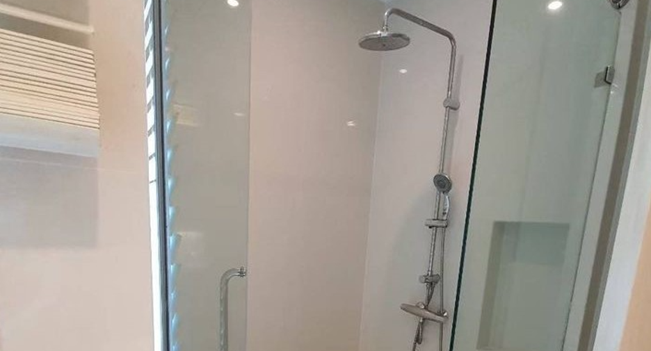 For sale 1 bed condo in Khlong Toei, Bangkok
