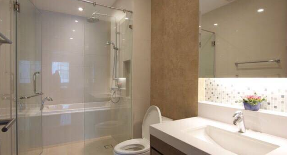 For sale 1 bed condo in Khlong Toei, Bangkok