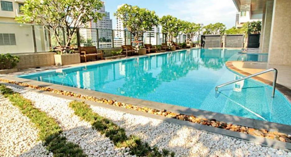 For sale 1 bed condo in Khlong Toei, Bangkok