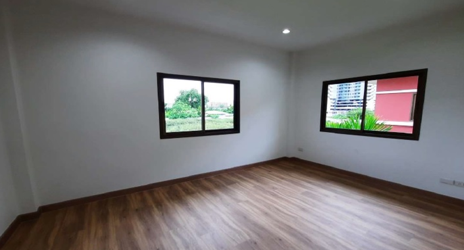 À vendre 3 chambres maison à Pak Kret, Nonthaburi