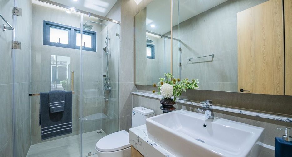 Casa en venta de 4 habitaciones en Bang Lamung, Chonburi