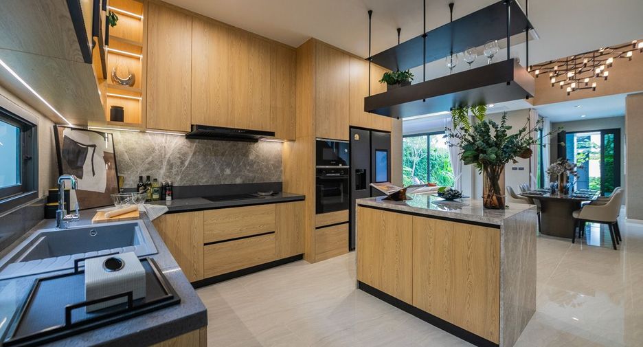 Casa en venta de 4 habitaciones en Bang Lamung, Chonburi