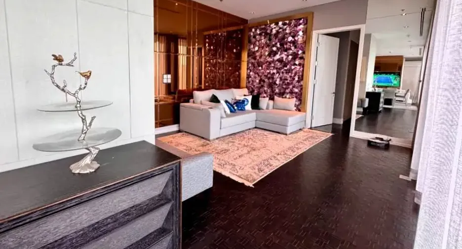 For rent and for sale 4 bedrooms condo in Sathon, Bangkok