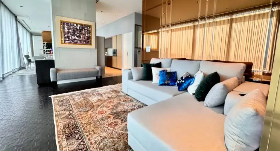 For rent and for sale 4 bedrooms condo in Sathon, Bangkok
