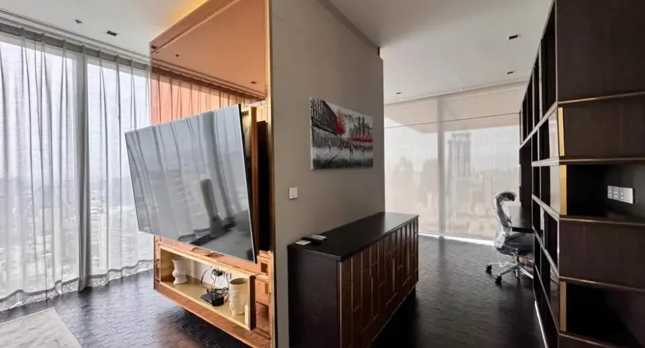 For rent and for sale 4 bedrooms condo in Sathon, Bangkok