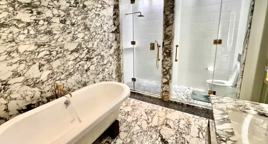For rent and for sale 4 bedrooms condo in Sathon, Bangkok
