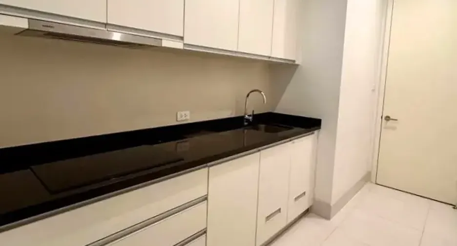 For rent and for sale 4 bedrooms condo in Sathon, Bangkok