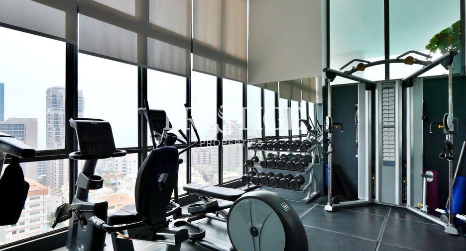 For sale 2 bedrooms condo in Pratumnak, Pattaya