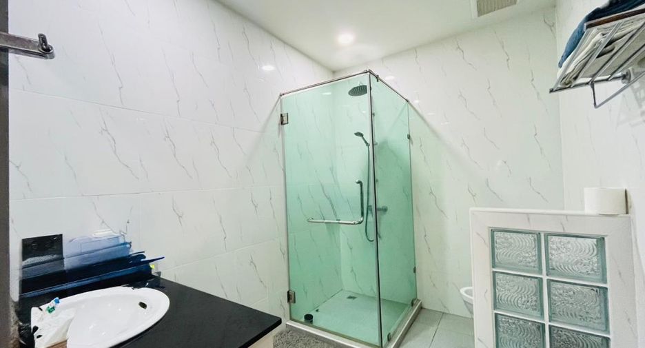 Casa en venta de 4 habitaciones en Bang Lamung, Chonburi