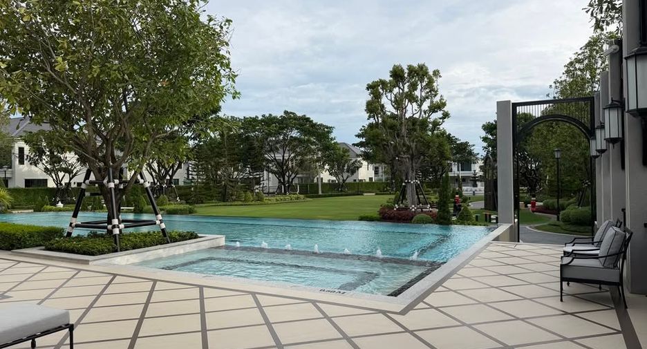Casa en alquiler de 4 habitaciones en Bang Phli, Samut Prakan