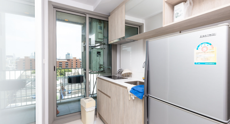 For sale 1 bed condo in Phra Khanong, Bangkok