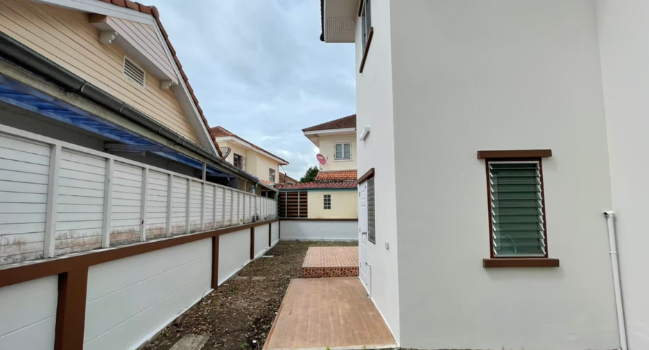 À vendre 3 chambres maison à Si Racha, Chonburi
