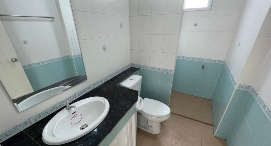 À vendre 3 chambres maison à Si Racha, Chonburi