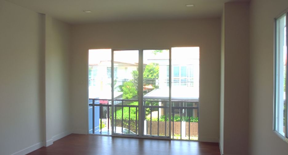 Haus zum Kauf mit 3 Zimmer in Lam Luk Ka, Pathum Thani
