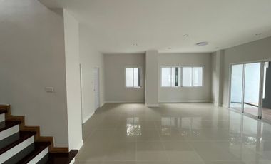 For sale 3 bedrooms house in Si Racha, Chonburi