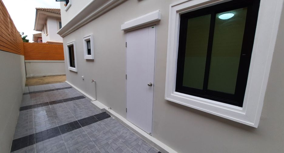For sale 3 bedrooms house in Khlong Luang, Pathum Thani