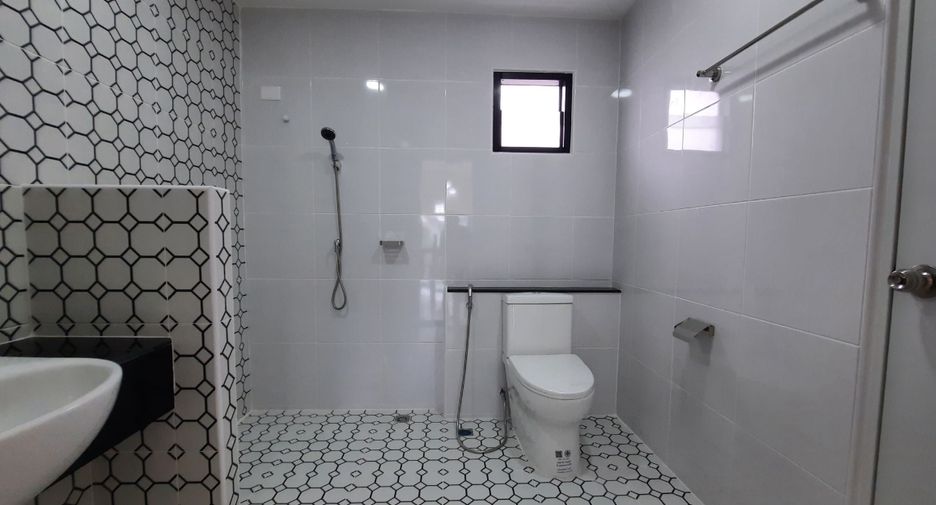 For sale 3 bedrooms house in Khlong Luang, Pathum Thani