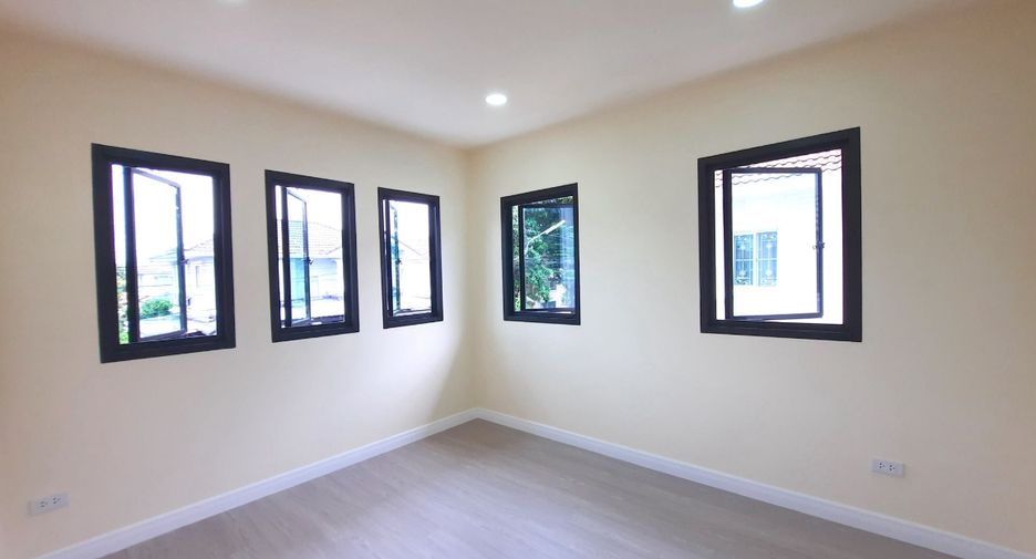 For sale 3 bedrooms house in Khlong Luang, Pathum Thani
